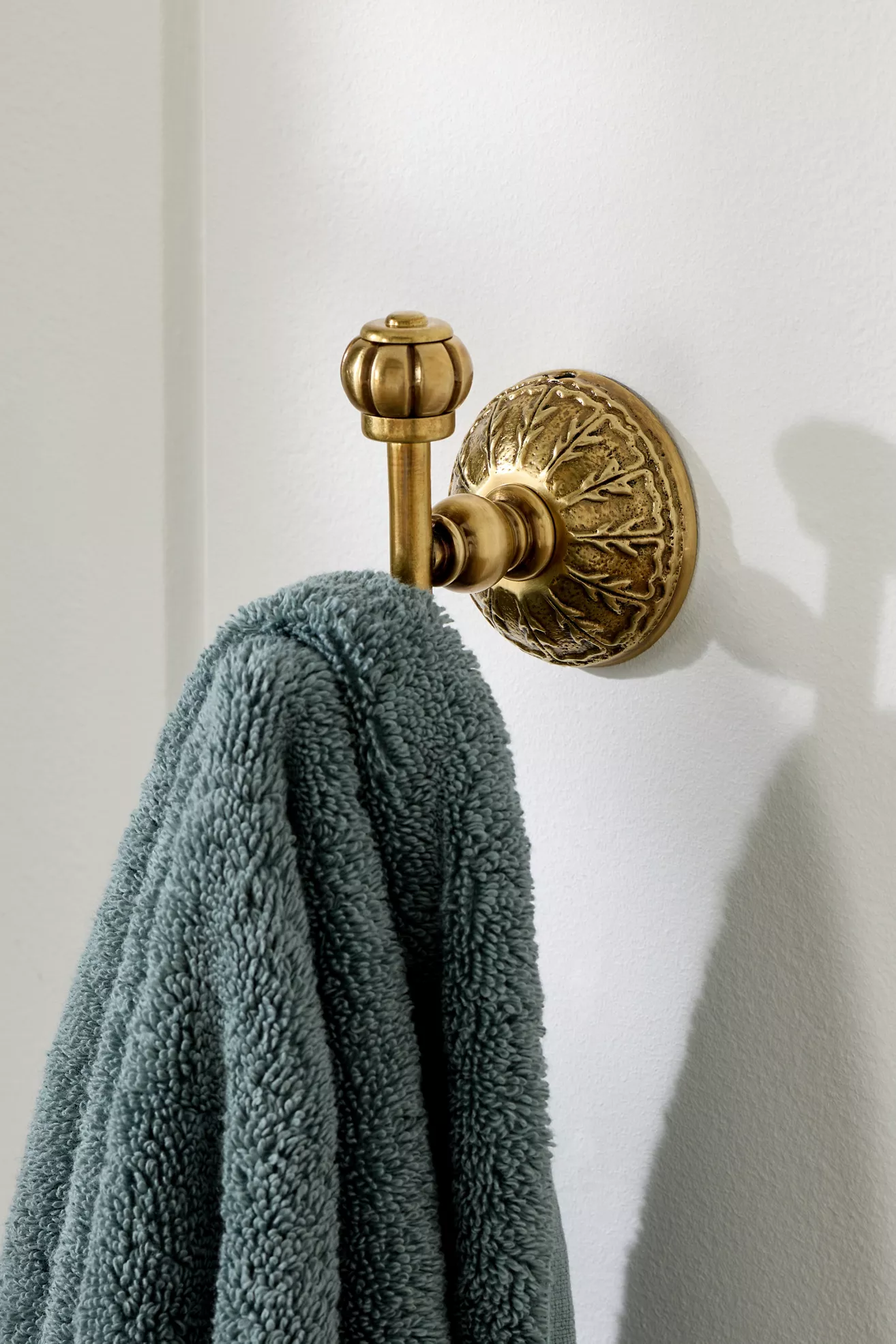 Eloise Brass Bath Hook - thumbnail 6