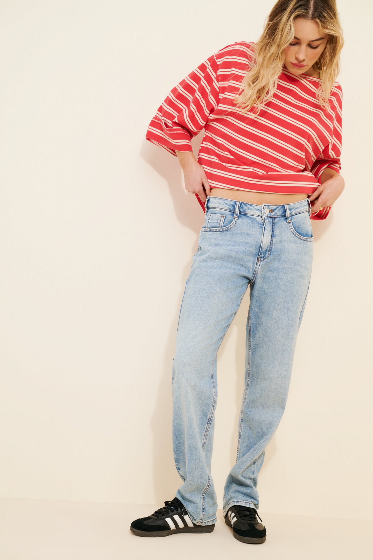 Pilcro The Curvy Baggy Boyfriend Mid-Rise Relaxed Jeans