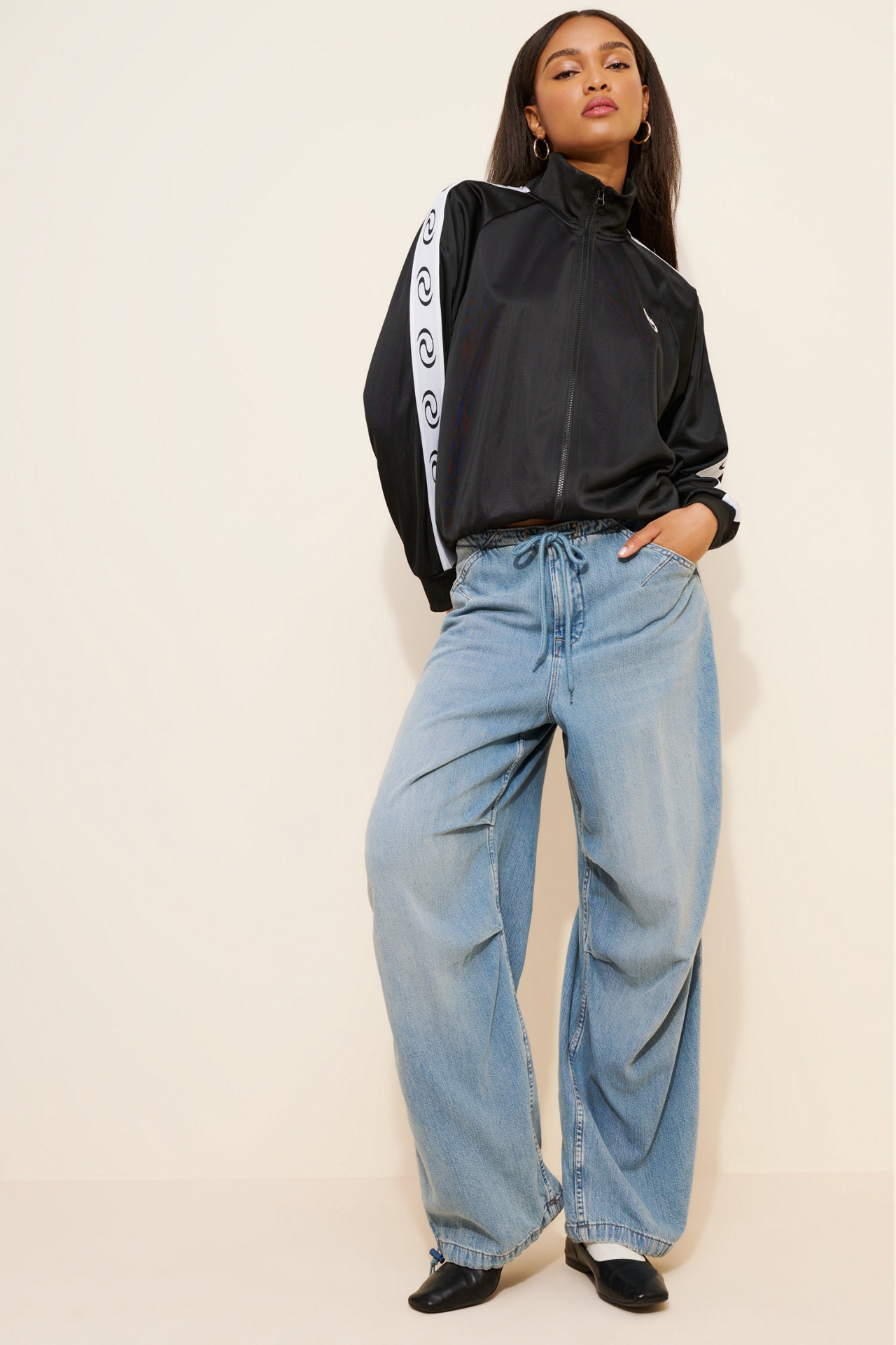 Good American Lite Linen Denim Parachute Jeans