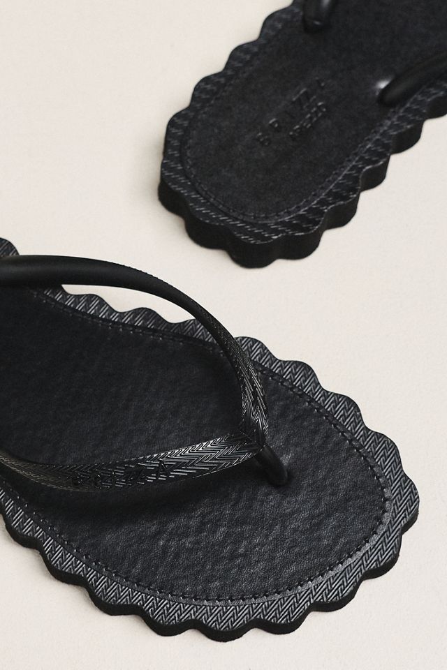 Brizza Arezzo Scalloped Flip-Flop Sandals #2
