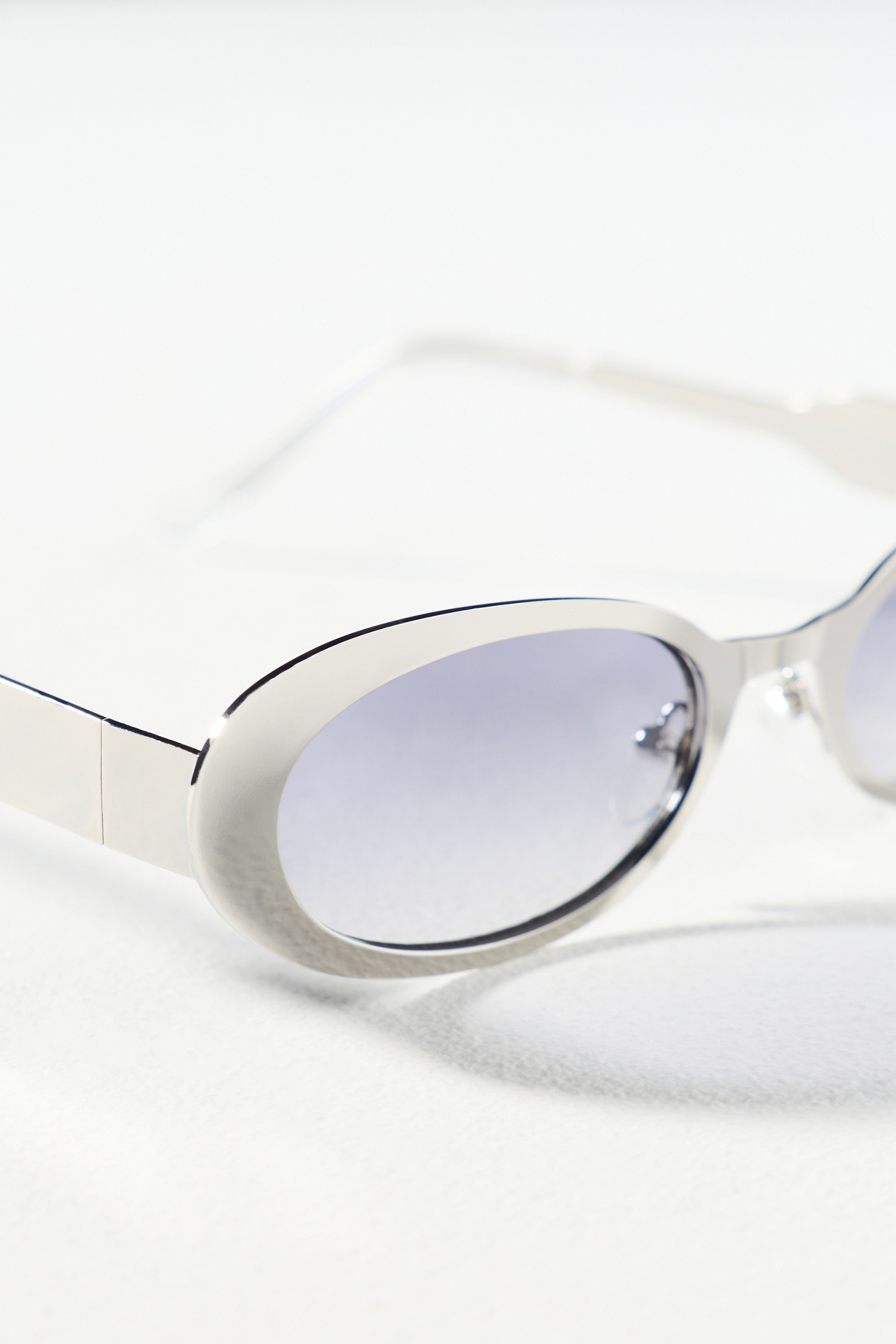 Elite Eyewear Slim Metal Oval Sunglasses