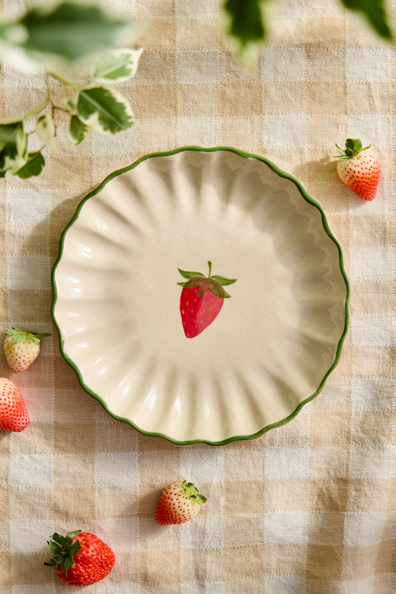 Orchard Stoneware Side Plate - Strawberry