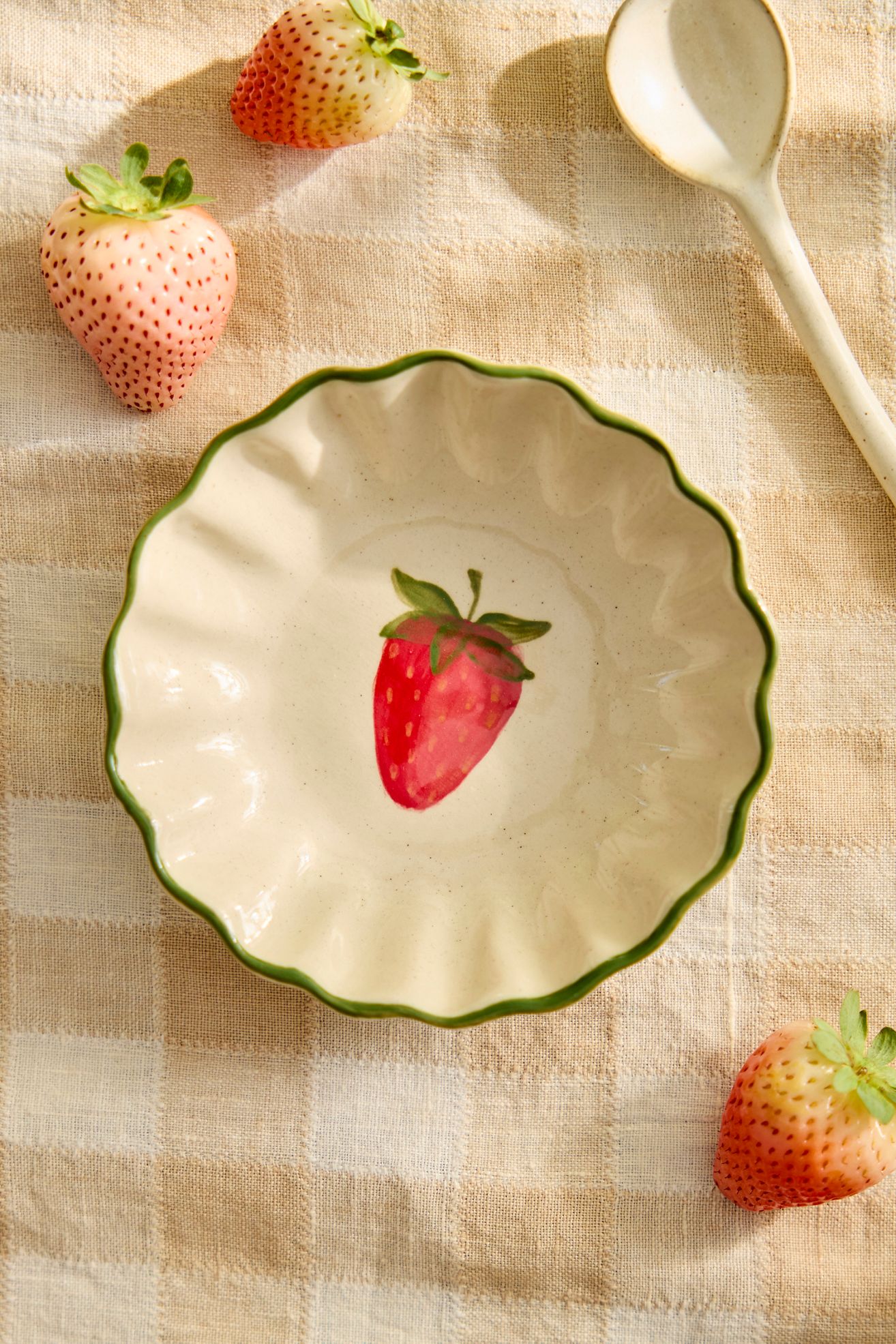 Orchard Stoneware Bowl - Strawberry, S