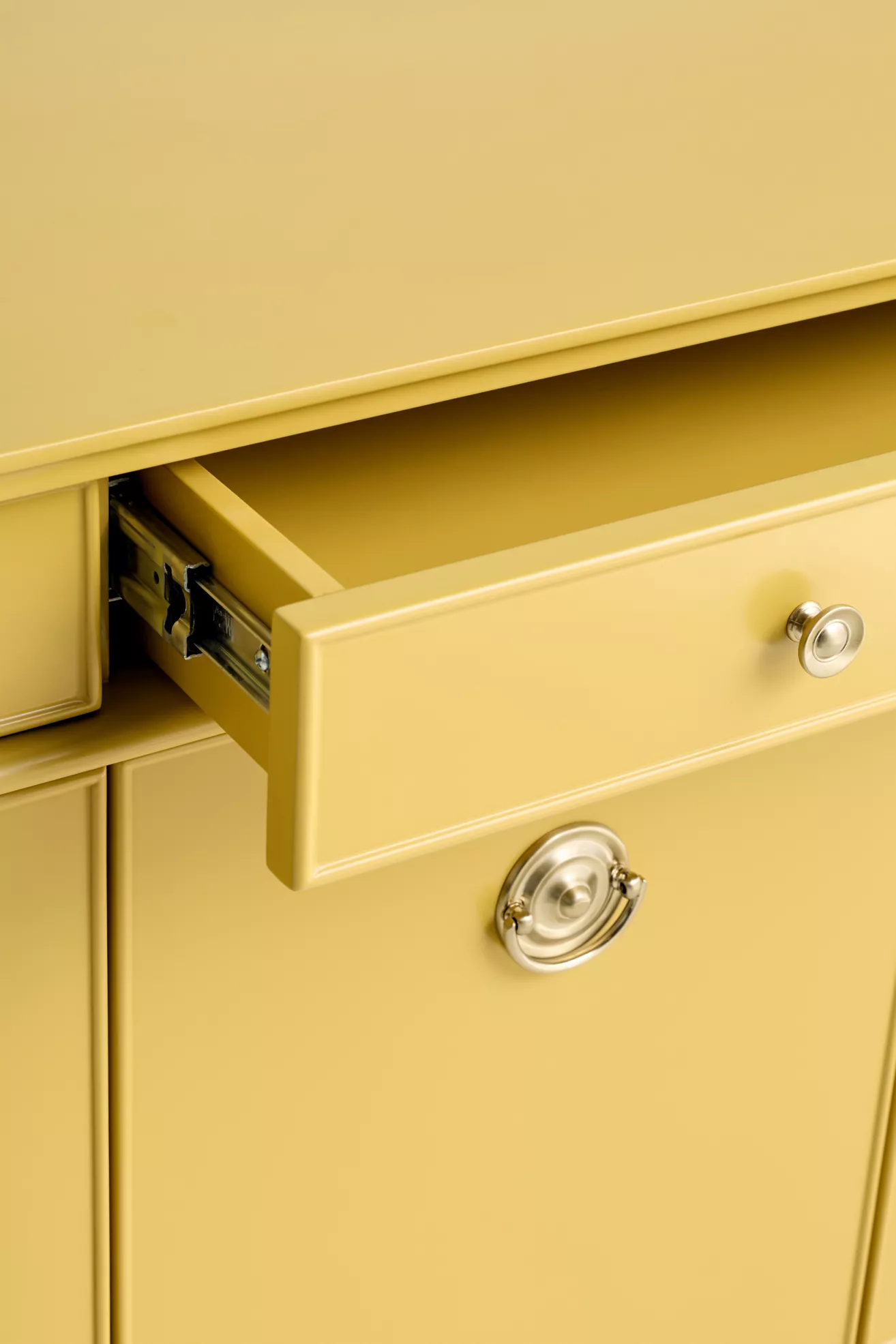 Georgia Lacquered Buffet - thumbnail 7