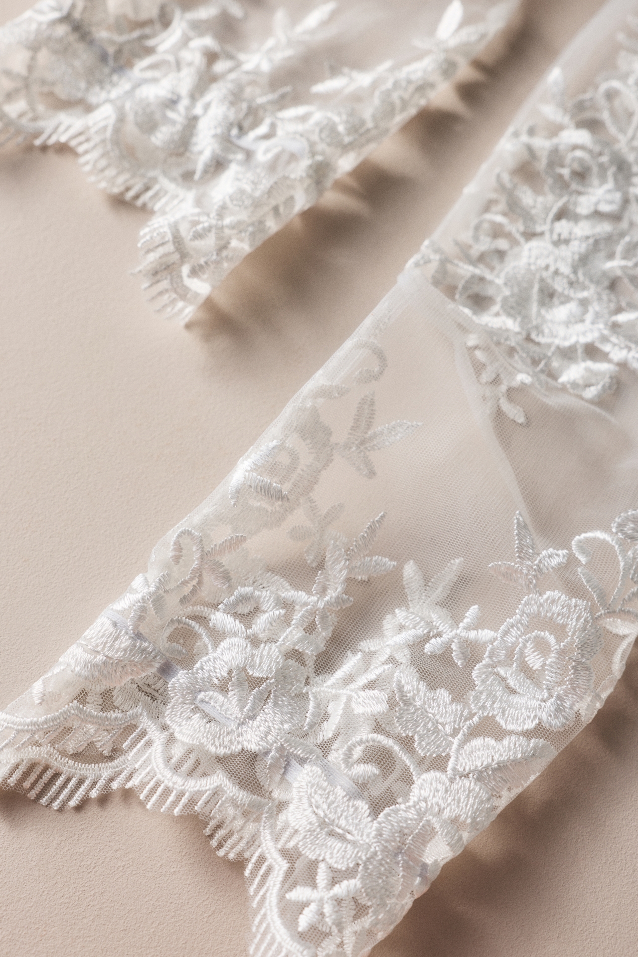 Hutch Fingerless Lace Gloves