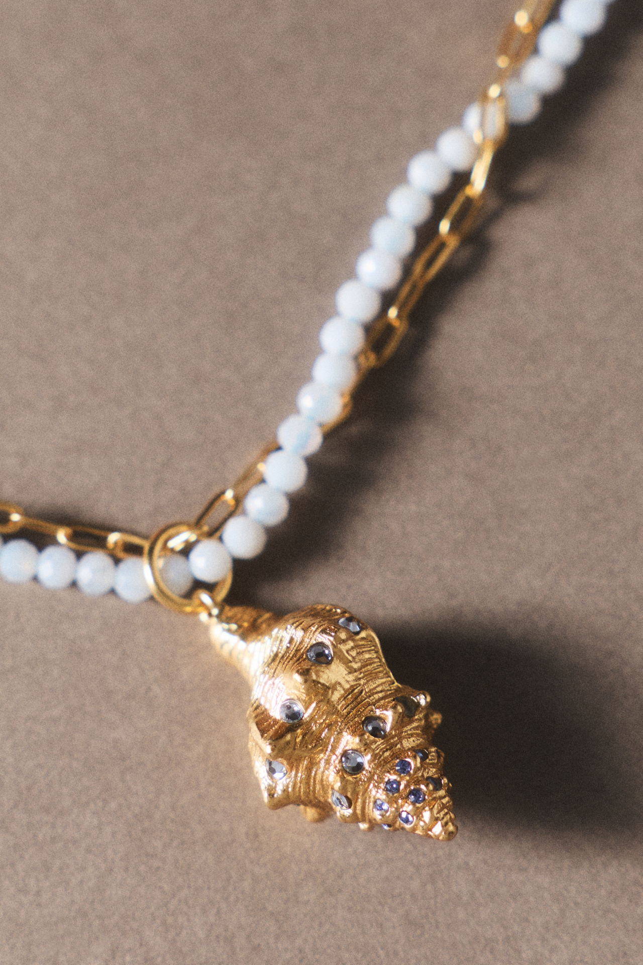 Oceanus Noir Conch Shell Necklace