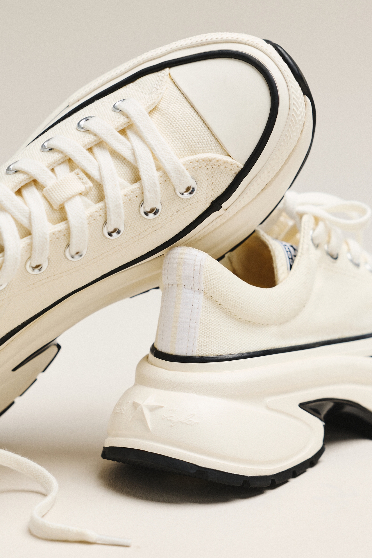 Converse Run Star Crush Sneakers