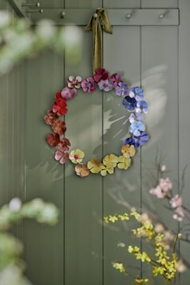 Pansy Iron Wreath