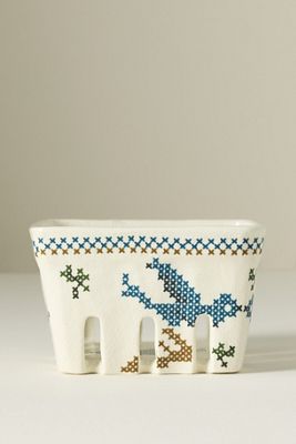 Harmonie Stoneware Berry Basket