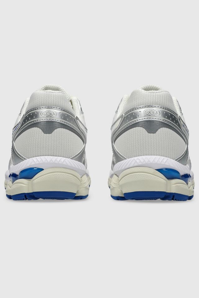 ASICS Gel-Cumulus 16 Sportstyle Sneakers #4