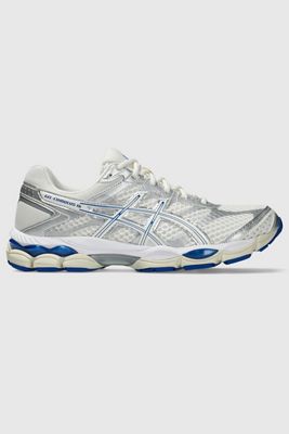 ASICS Gel-Cumulus 16 Sportstyle Sneakers