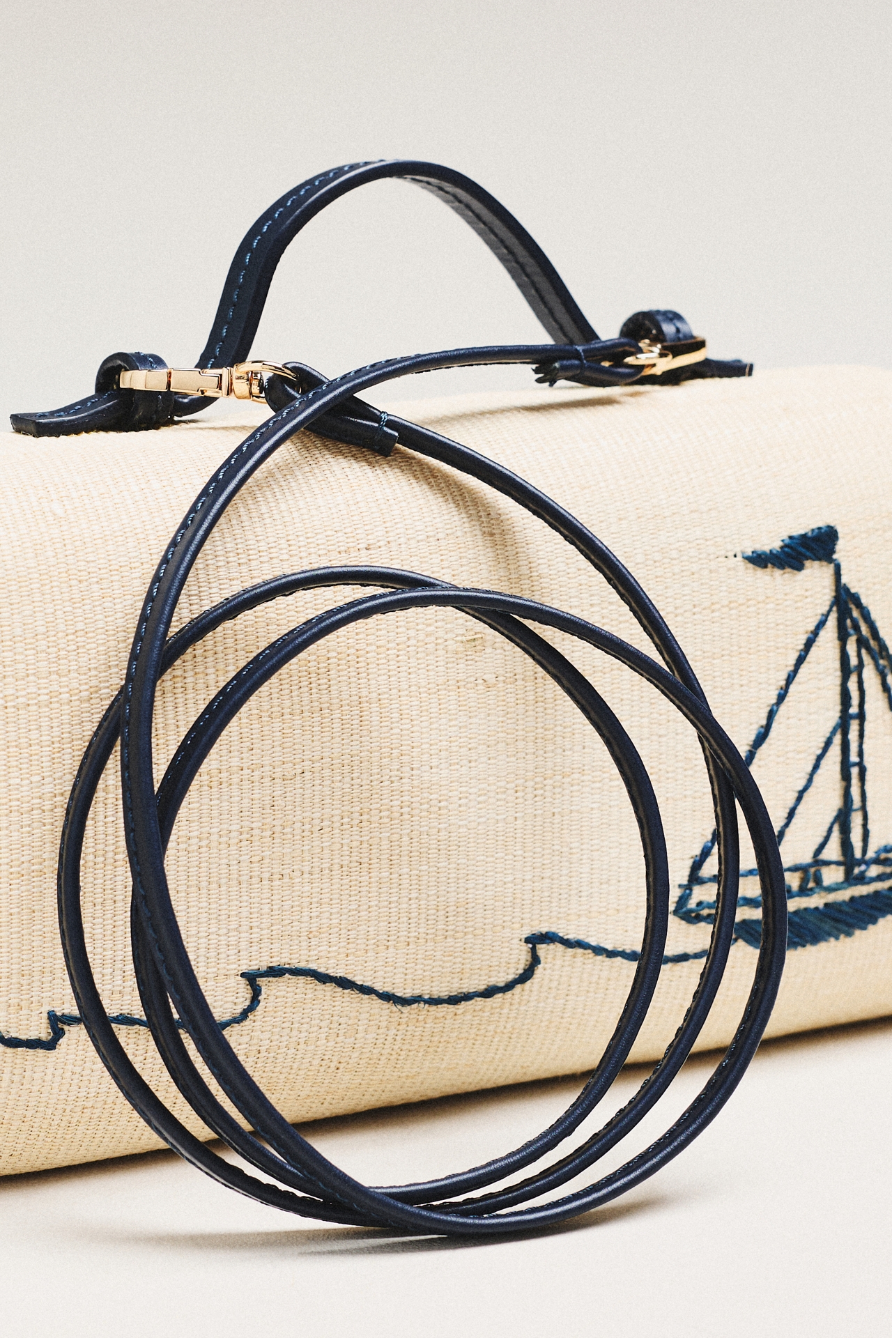 POOLSIDE Sail Crossbody Clutch