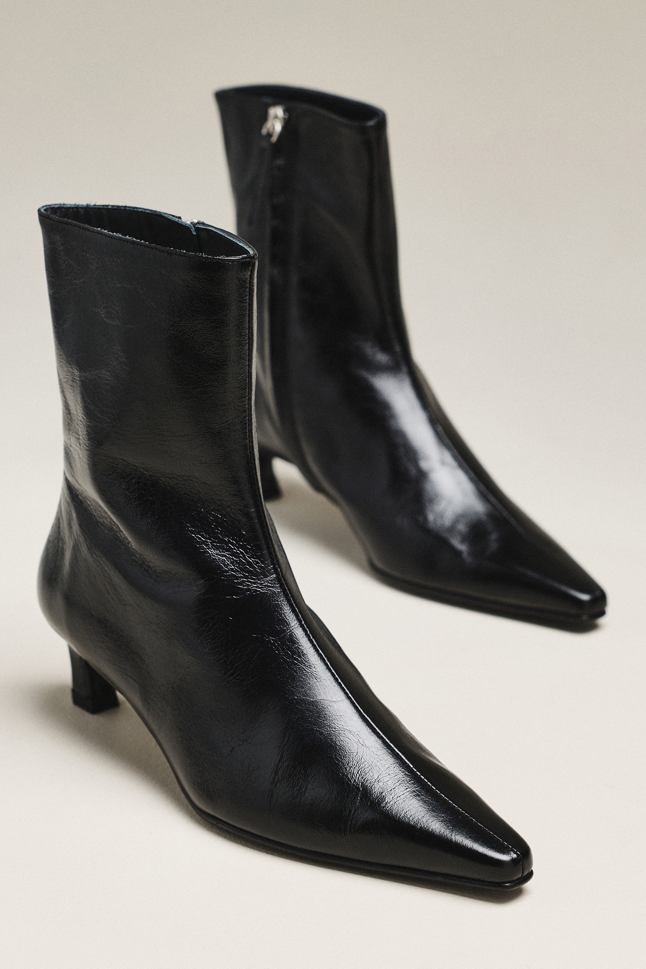 ALOHAS Ambar Rift Leather Boots