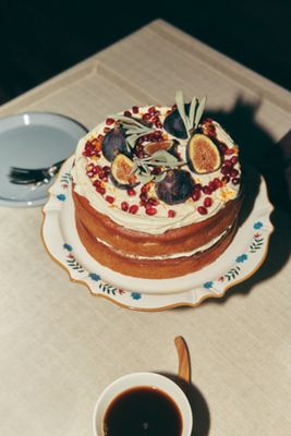 Alana Stoneware Radish Cake Stand