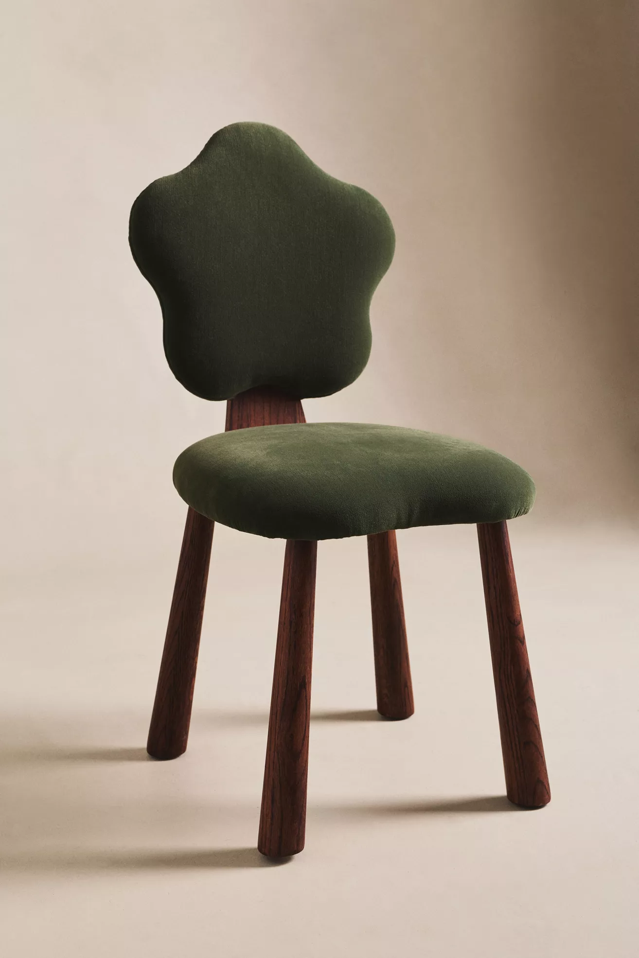 Merve Kahraman Cloud Dining Chair