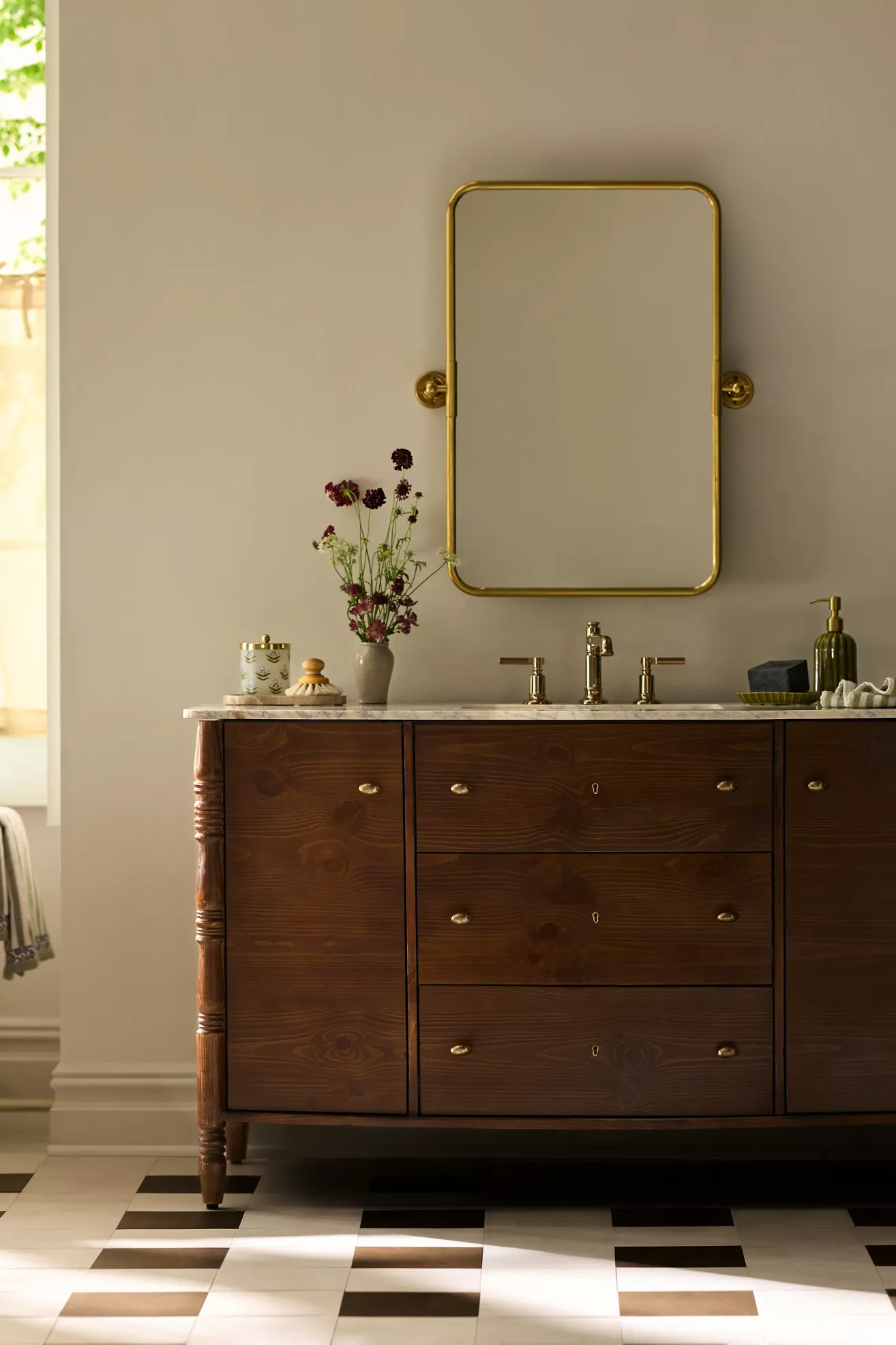Spindle Single-Wide Bathroom Vanity