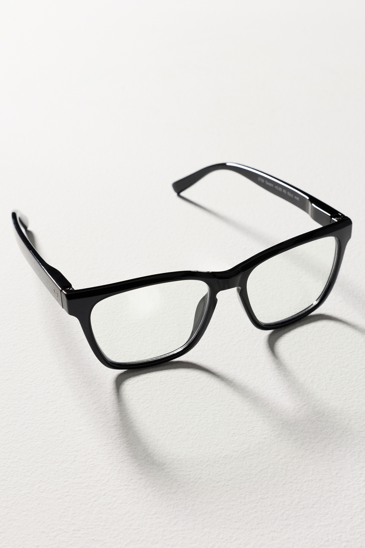 Peepers Tavern Square Readers