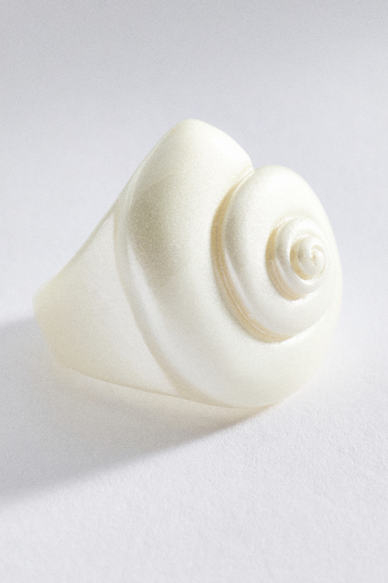 BaubleBar Marina Shell Statement Ring