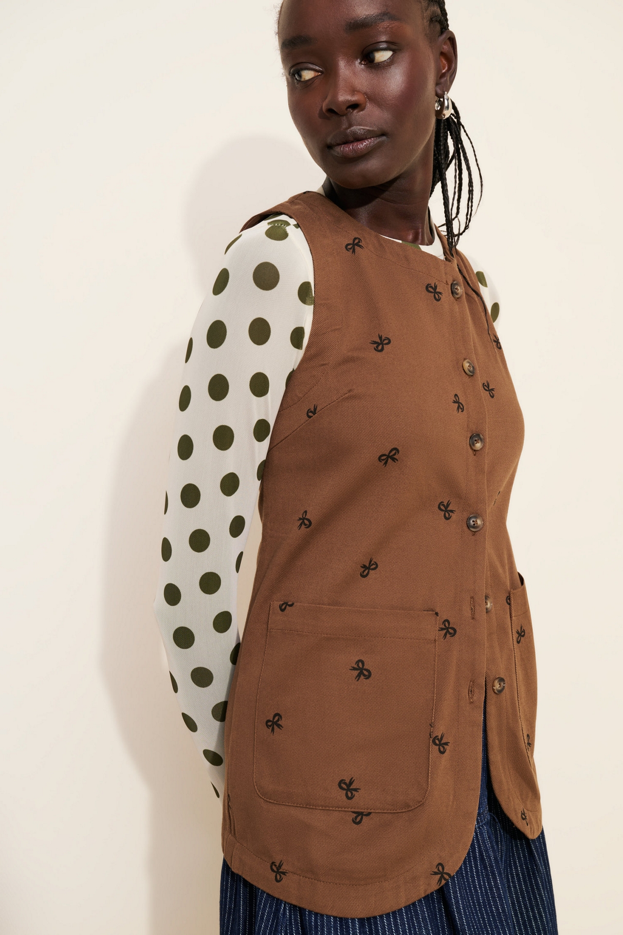 Little Lies Bow Motif Vest