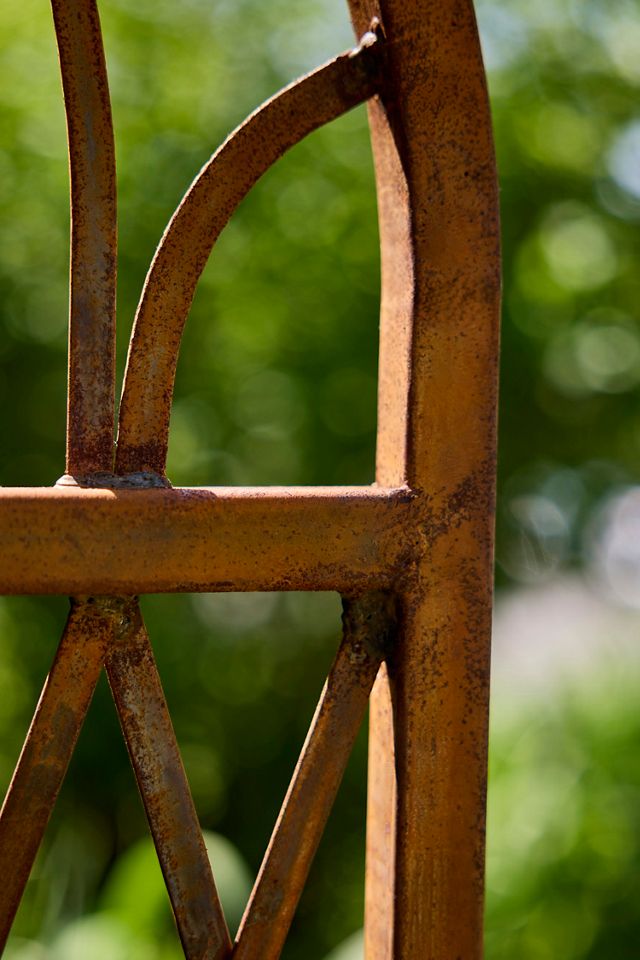 Rust Patina Gothic Arch Trellis #1