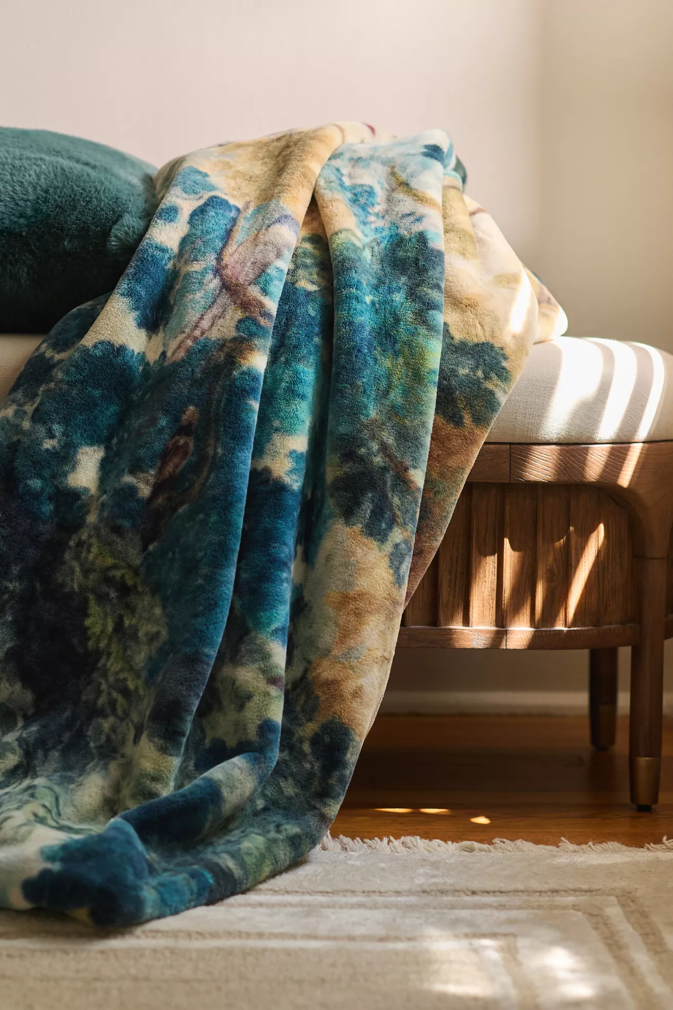 Printed Faux Fur Pattern Throw