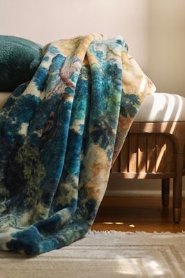 Printed Faux Fur Pattern Throw