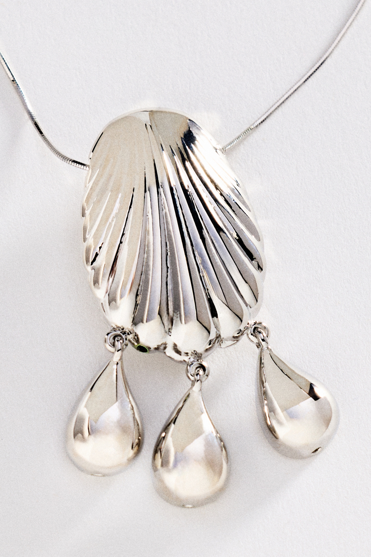 Summer Studio Shell Pendant Necklace