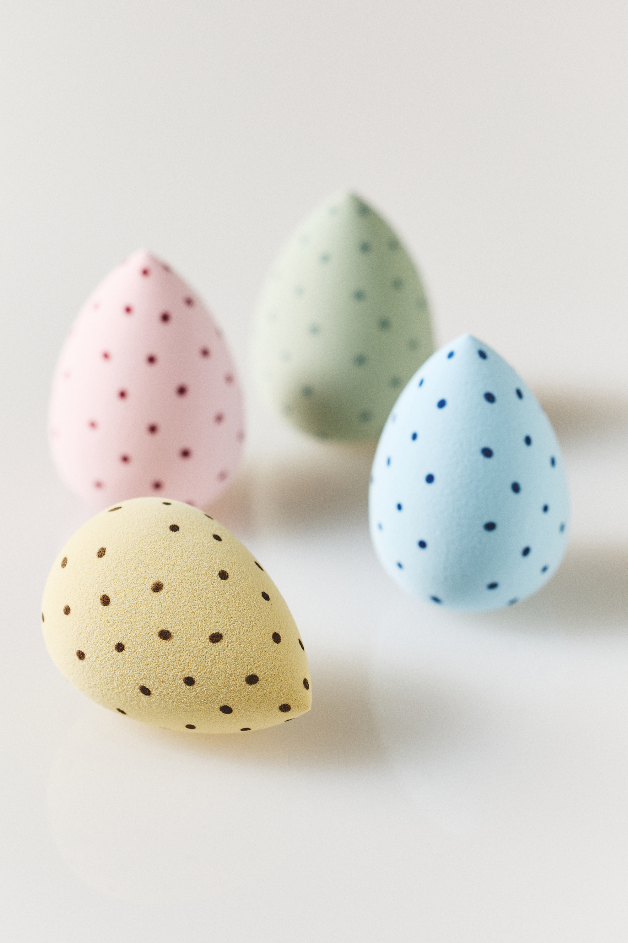 Set of 4 Beauty Sponges - Image 1