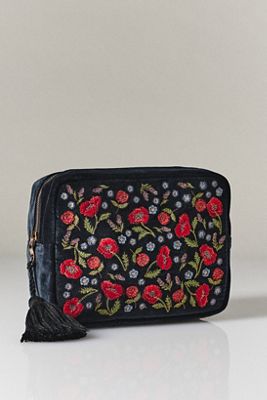Elizabeth Scarlett Wash Bag
