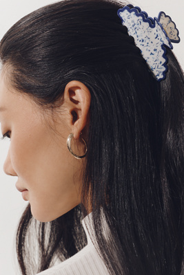 Textured Scalloped Claw Clip
