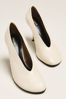 Maeve Easy Leather Pumps