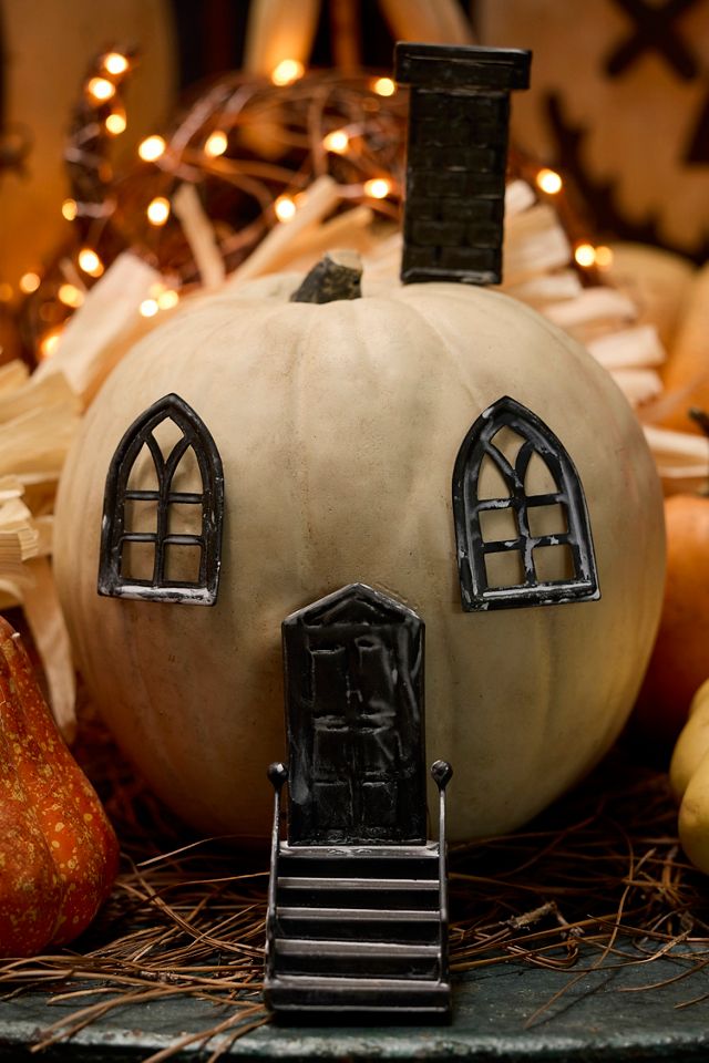 Concordville Pumpkin House Stake Set | AnthroHome