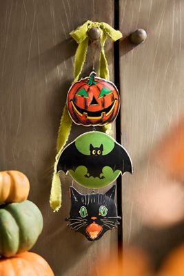 Puffed Enamel Halloween Wreath Charm