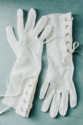 Enaura Contemp Silk Lace-Up Sheer Gloves