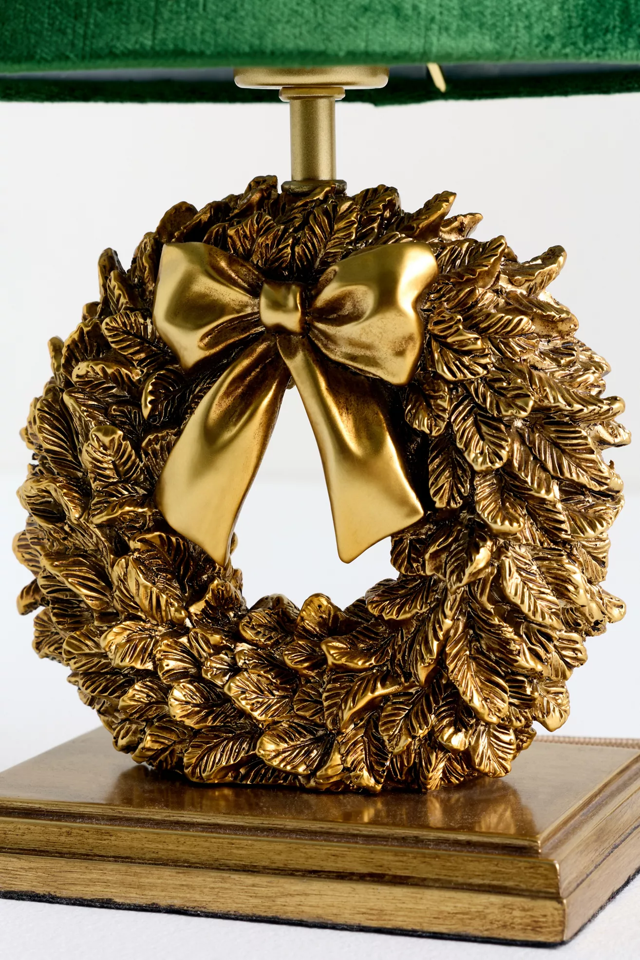 Icon Wreath Table Lamp - thumbnail 3