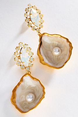 The Pink Reef Oyster Earrings In Sand