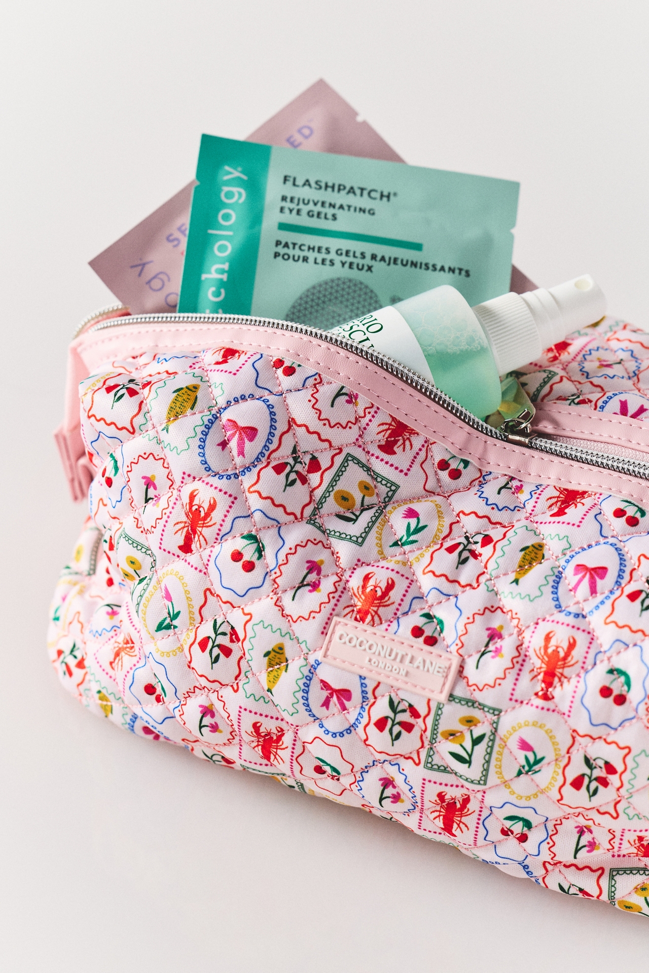 Coconut Lane Expandable Makeup Bag