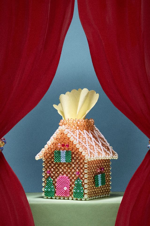 Susan Alexandra Beaded Gingerbread House Tissue Cover #1