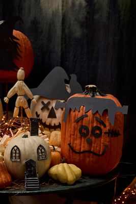 Terrain Monster Pumpkin Stake Set