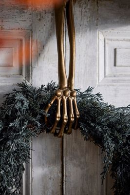 Articulated Hand Wreath Hanger