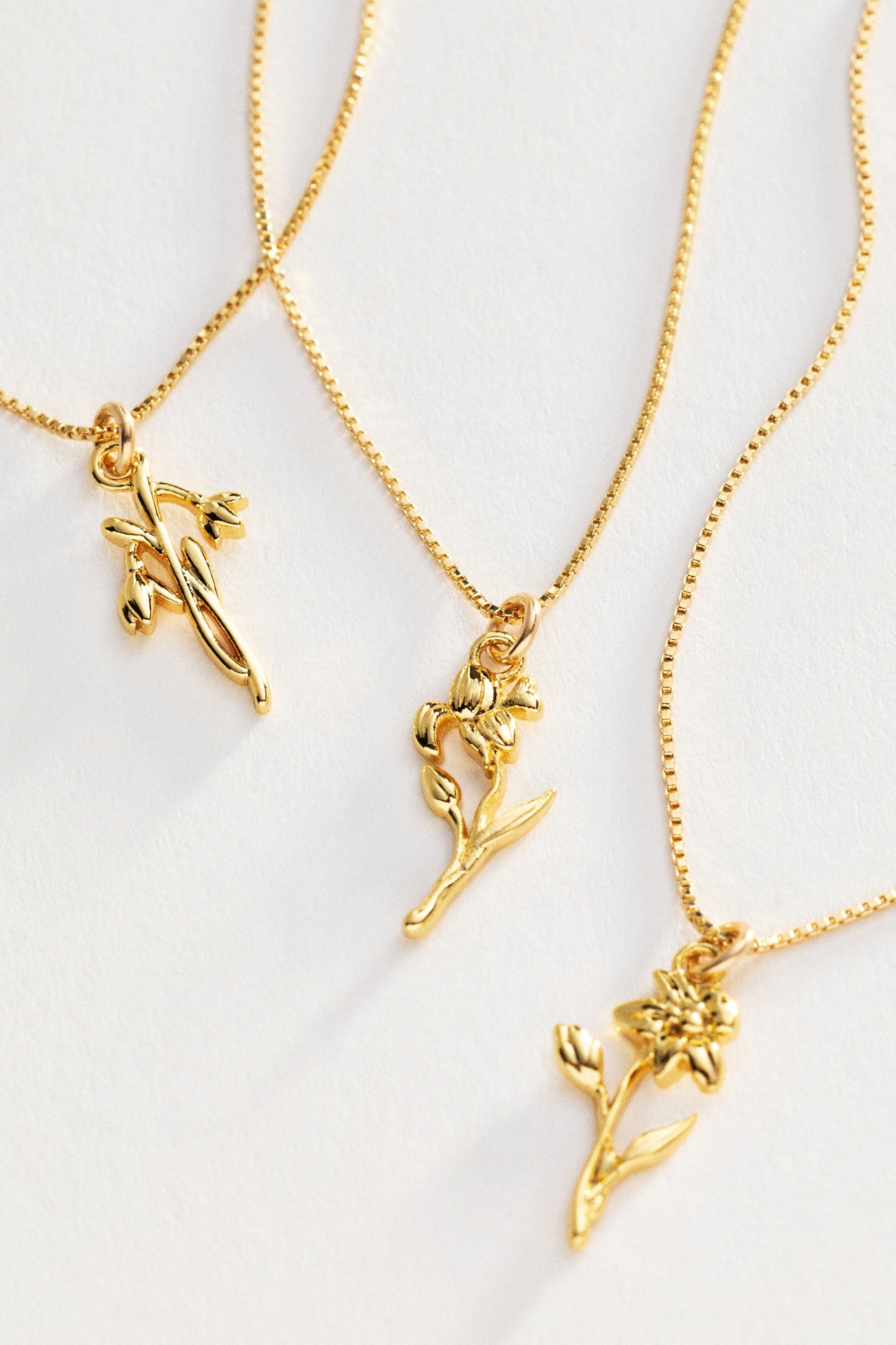 Set & Stones Elsie Birth Flower Necklace