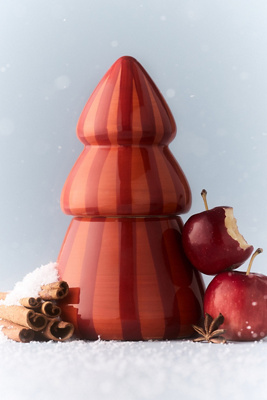 Paddywax Gourmand Spiced Apple Figural Tree Ceramic Candle In Red