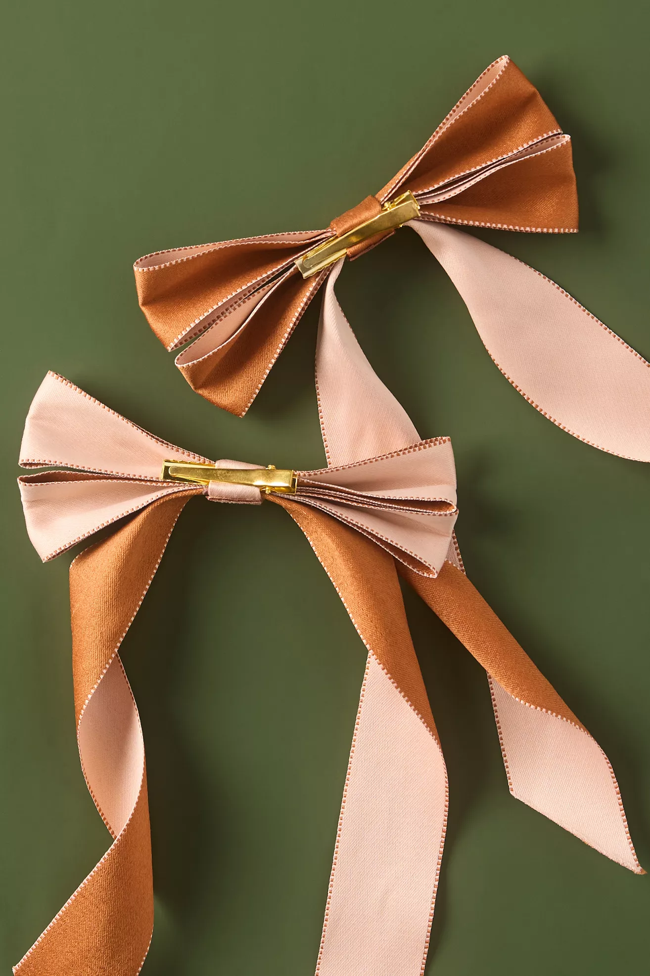 Carriage Clip-On Bow Ornament - thumbnail 2