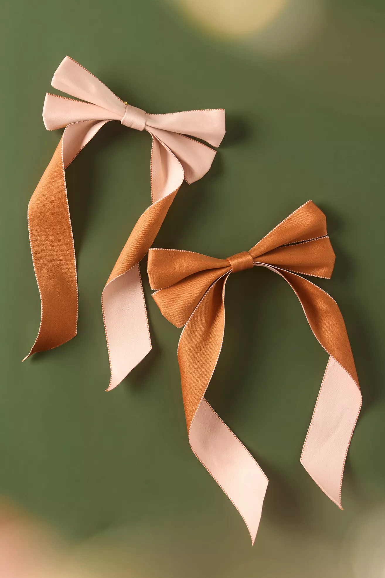 Carriage Clip-On Bow Ornament