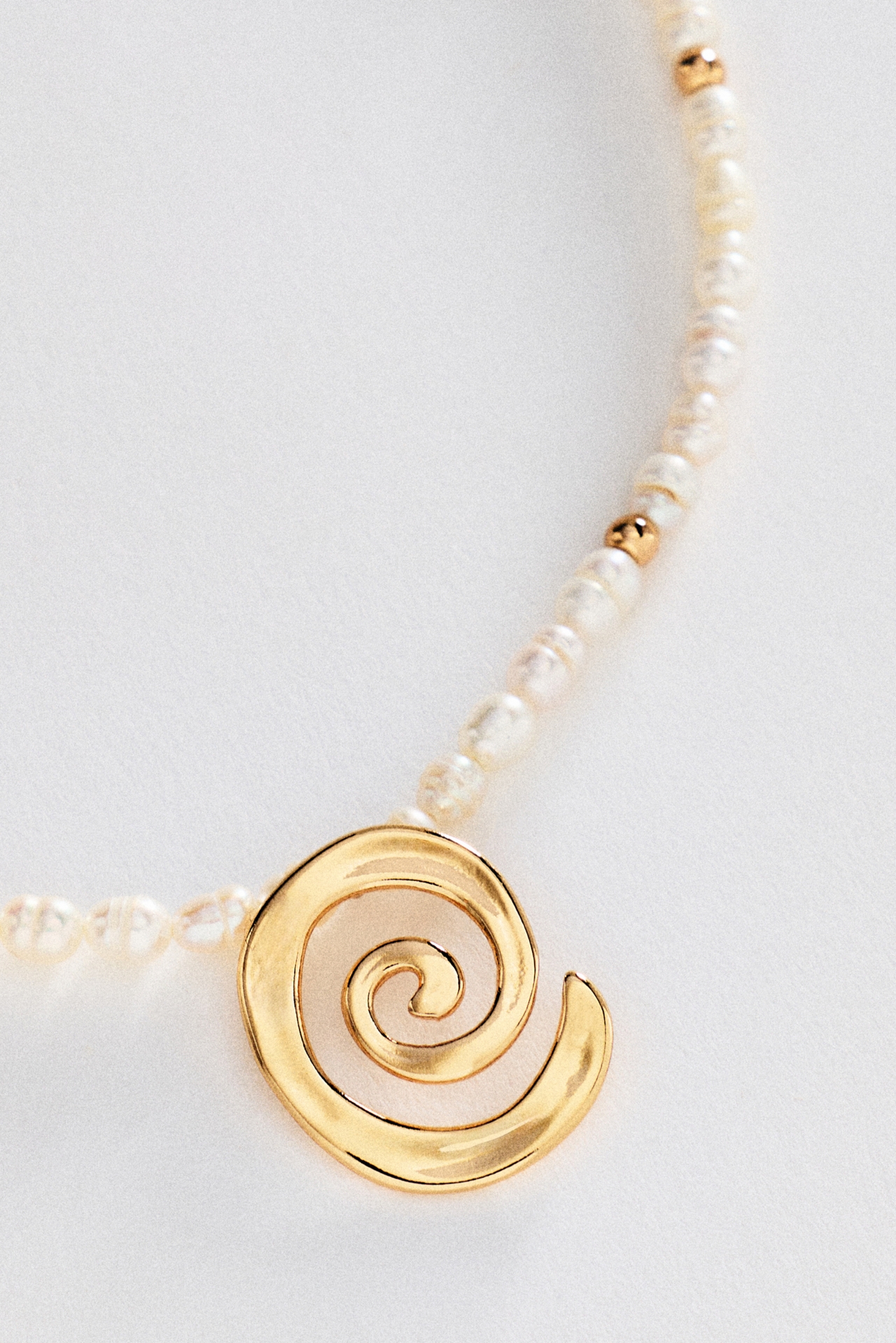 Ettika Aura Swirl Pearl Choker Necklace