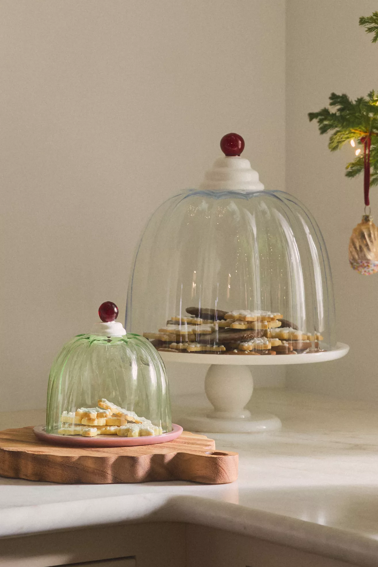 Gillian Glass Cake Stand With Dome - thumbnail 8
