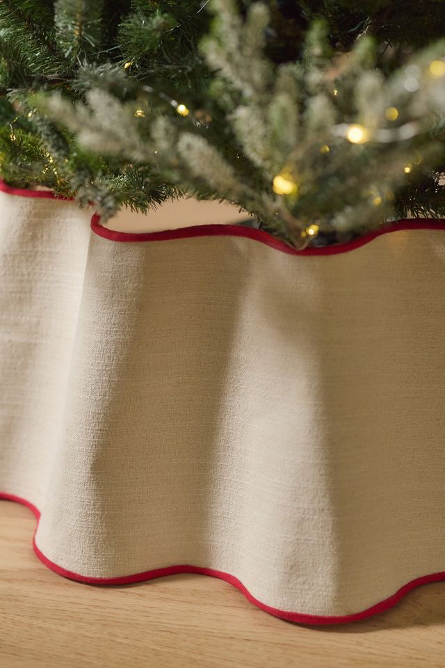 Wavy Fabric Tree Collar #1