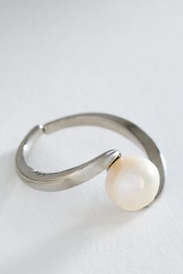 Delicate Pearl Ring