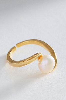 Bague délicate en perle