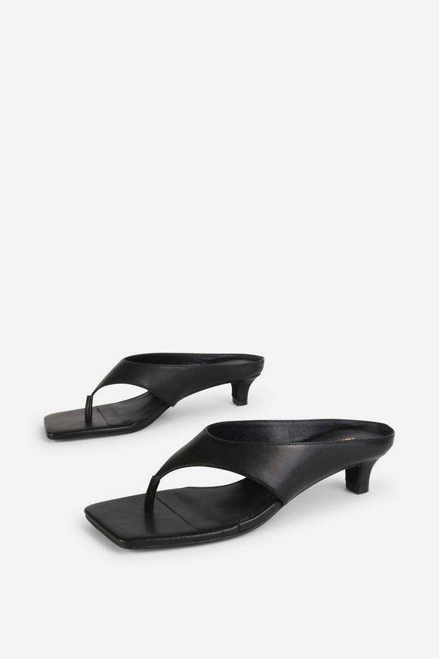 Intentionally Blank Year Ahead Flip-Flop Kitten Heels #2